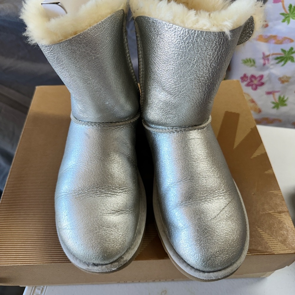 Ugg Bailey Button Silver Metallic Boots Size 6 - image 4